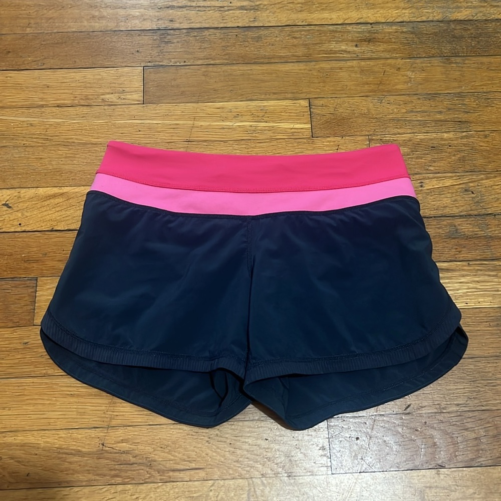 Lululemon The Groovy Run Shorts in Black & Pink Stripe, size 4 - Picture 3 of 11